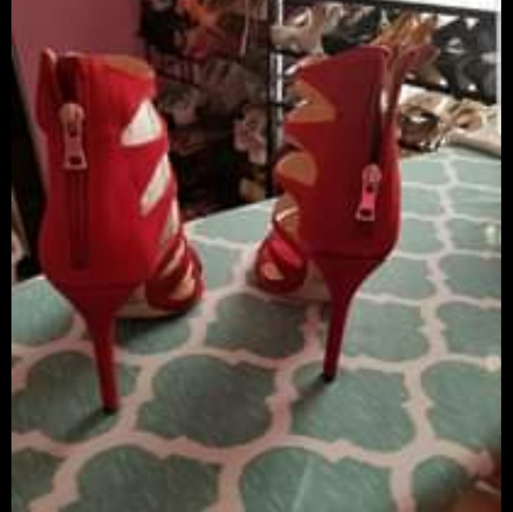 Shoes - Picture 2 of 6